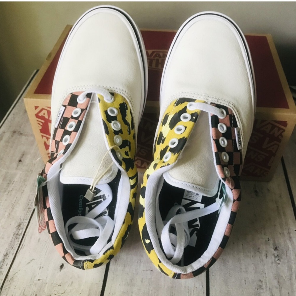 Vans Women's Checkered Sneakers - White and Pink - Picture 2 of 4